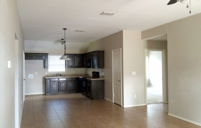 *AVAILABLE NOW* 3 Bedroom Duplex for Rent in Lindale!