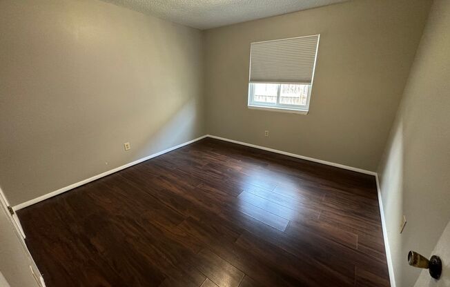 Updated Two Bedroom 2 Bathroom Apartment  SE Springfield Available Now