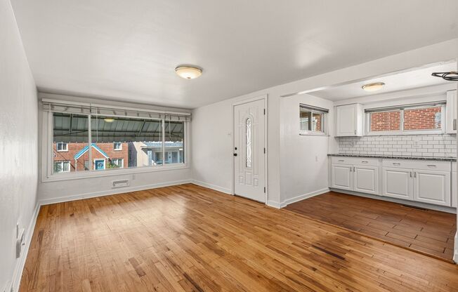 Gorgeous 2 bedroom in Mt. Washington available now!