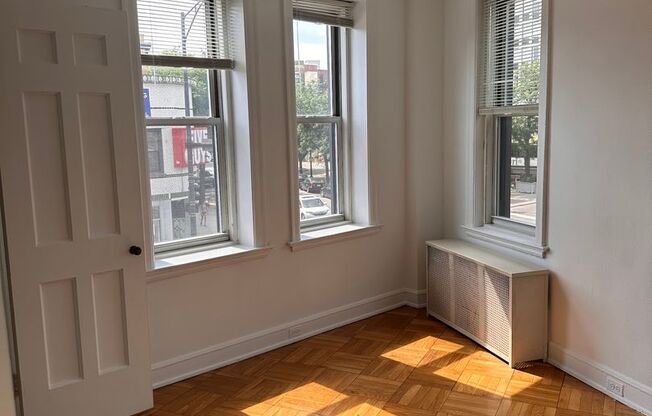 1 bed, 1 bath, $1,700, Unit 206