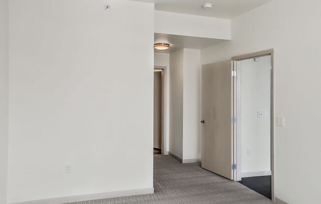 1 bed, 1 bath, 713 sqft, $1,985, Unit 1013
