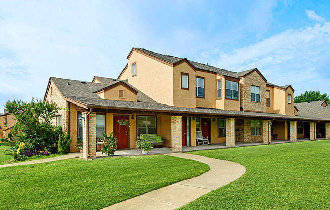 Courtyards at Kirnwood Apartment Homes