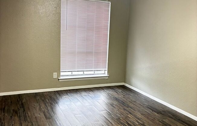 2 beds, 1 bath, 953 sqft, $1,349, Unit 567