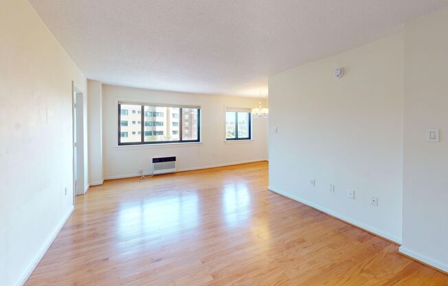 Dupont Circle One Bedroom W/Off Street Parking Included! Amazing Apartment Views!