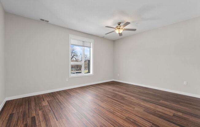 2 beds, 2 baths, 1,577 sqft, $2,600, Unit 402