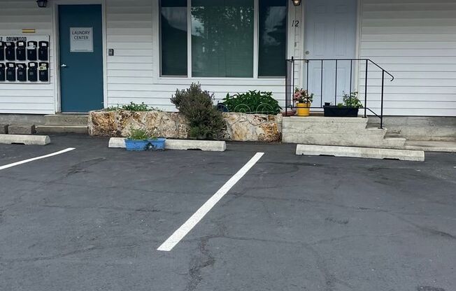 Cedarwood Villa Apartments