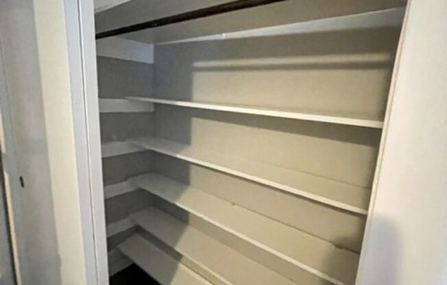 1 bed, 1 bath, 616 sqft, $878, Unit 35