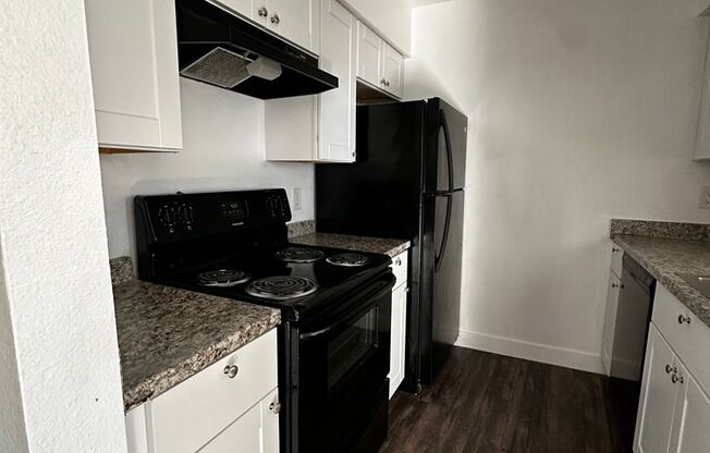 1 bed, 1 bath, 680 sqft, $1,250, Unit 323