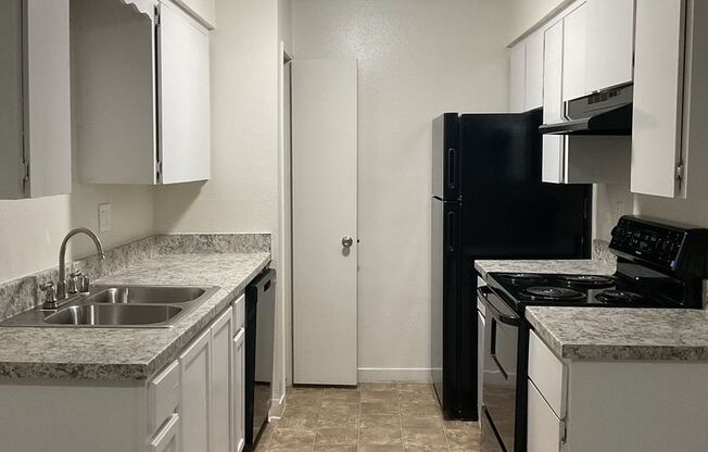 2 beds, 1 bath, 968 sqft, $1,345, Unit 1632-139