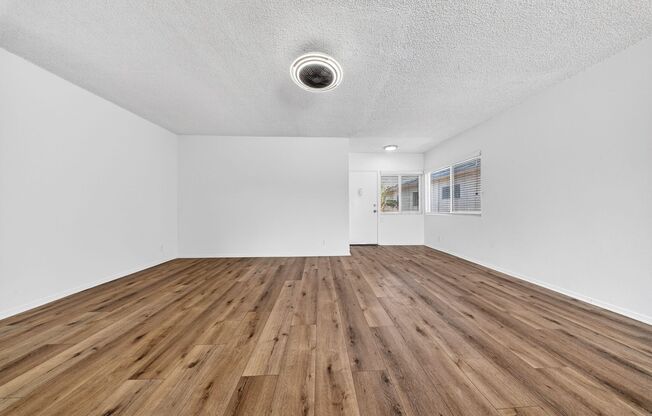 7253-57 Variel Ave