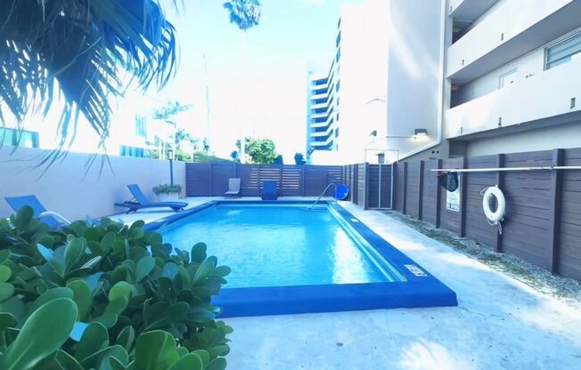 2 beds, 2 baths, $4,250, Unit 555-401