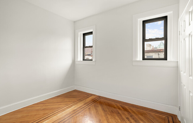 3 beds, 1 bath, 1,150 sqft, $6,850, Unit 3L