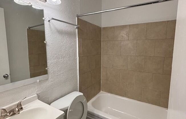 2 beds, 1 bath, 953 sqft, $1,400, Unit 547