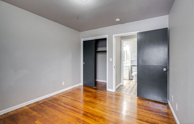 2 beds, 1 bath, 725 sqft, $1,099, Unit 1645-11