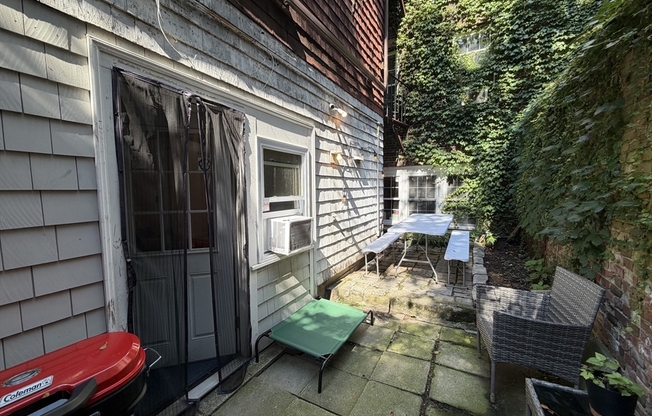 10 LINDALL PL