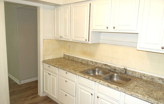 3 Bedroom, 1 bath home - Just renovated
