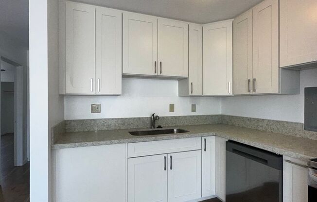 2 beds, 1 bath, $1,950