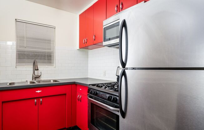 Studio, 1 bath, 410 sqft, $1,015, Unit 11-203