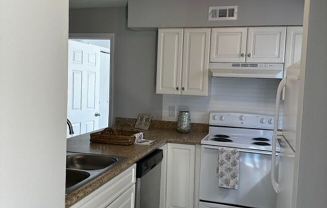 2 beds, 2 baths, 820 sqft, $1,350, Unit 2502