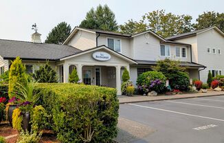 Spacious 2 Bedroom Condo in Gated Community with Pool