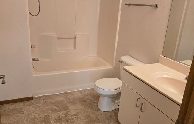 2 beds, 1 bath, 856 sqft, $1,259, Unit PL   7612