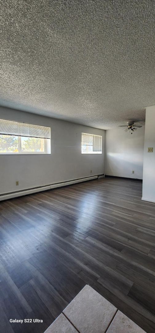 Garden level 2 bed, 1 bath apartment in Cheyenne