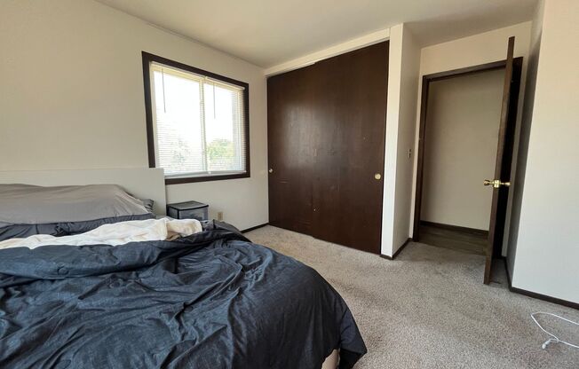 1 bed, 1 bath, $975, Unit 30