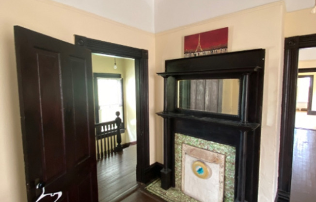 2 beds, 1 bath, $1,295