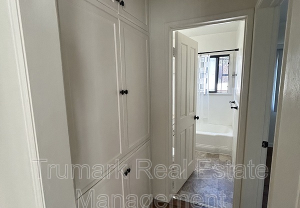 3737 LOS FELIZ BLVD