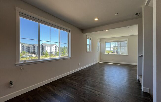 4 beds, 3.5 baths, $2,995