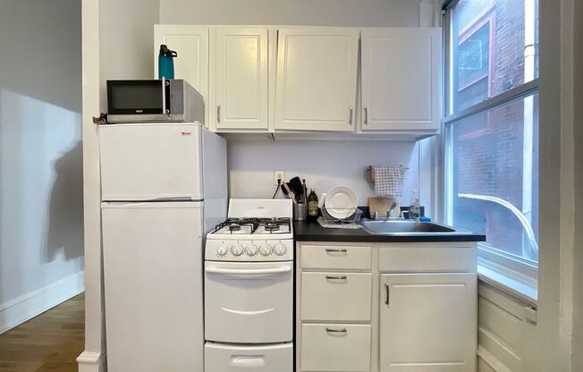 2304-08 Locust Street