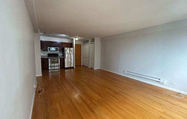 1 bed, 1 bath, 700 sqft, $1,950, Unit 418-1501