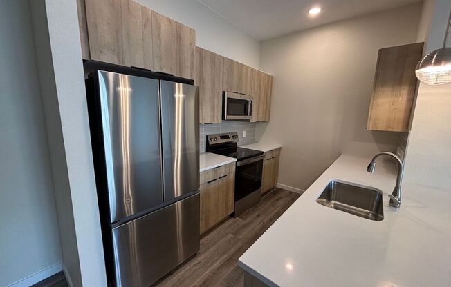 2 beds, 2 baths, 720 sqft, $1,799, Unit 820 #210