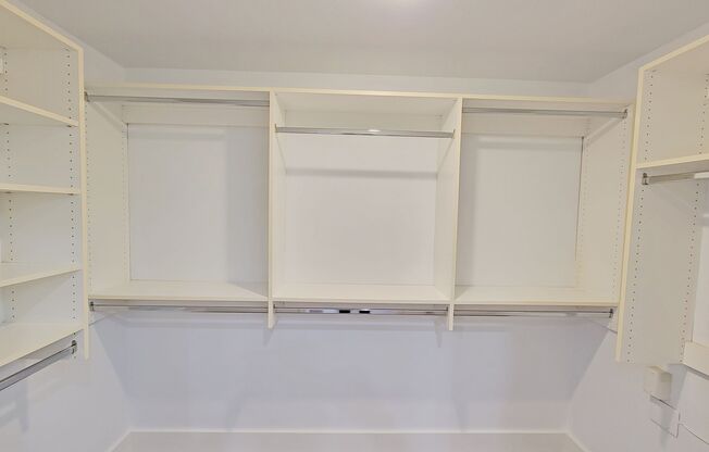 1 bed, 1 bath, 748 sqft, $2,035