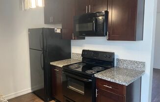 2 beds, 1 bath, 780 sqft, $2,195, Unit Unit 09