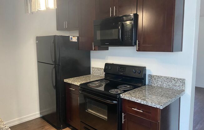 2 beds, 1 bath, 780 sqft, $2,195, Unit Unit 09