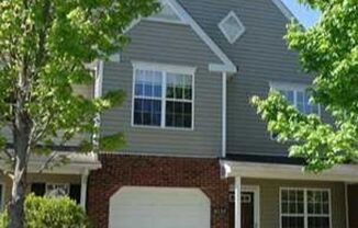 Spacious Townhome in Great Ballantyne location