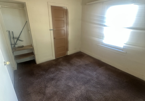 1921 S WASHINGTON AVE