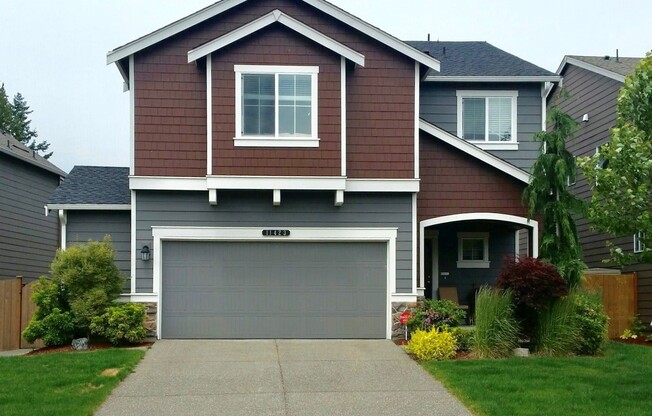 Gorgeous 4 bedroom in Puyallup!
