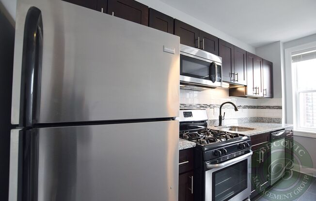 2 beds, 1 bath, 700 sqft, $2,700, Unit 801
