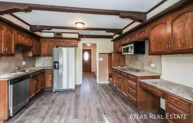 9011 W 105 ST