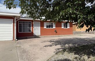 Artistic Home in the Heart of Las Cruces