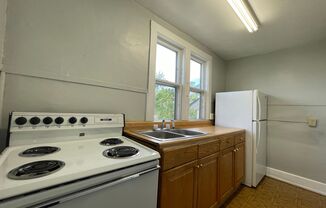 1 bed, 1 bath, $795, Unit 709 W. Willard  Unit C