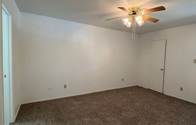 2 beds, 2 baths, 1,000 sqft, $1,275, Unit 1006