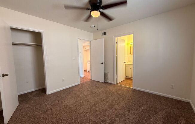 1 bed, 1 bath, 558 sqft, $825, Unit 2001-2