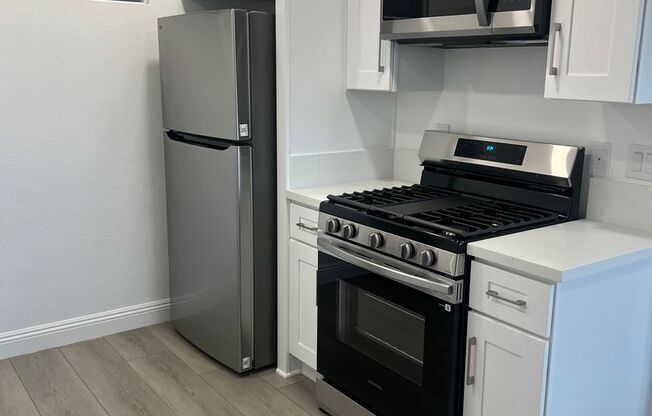 2 beds, 1 bath, 802 sqft, $2,595, Unit 6920-J
