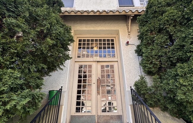 6 RADCLIFFE RD