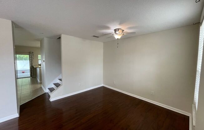 Charming Townhouse in Bustling Wesley Chapel!