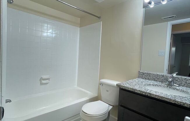 2 beds, 2 baths, 1,000 sqft, $1,950, Unit 14235 #A1