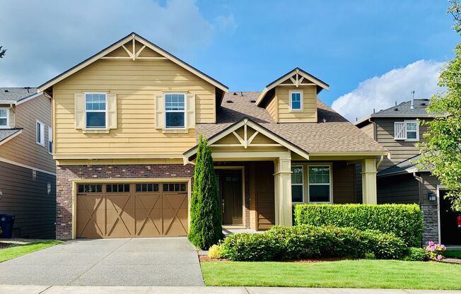 Beautiful Tri-Level Home in North Redmond – 4 Bed + Den + Office